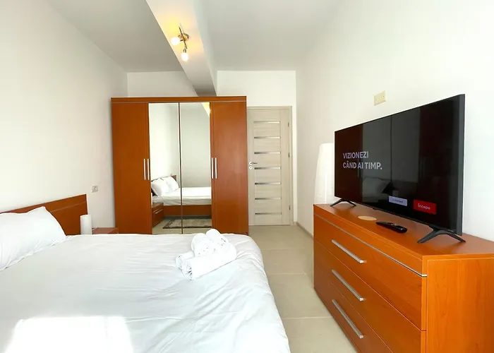 Bella Vista Studio With Balcony