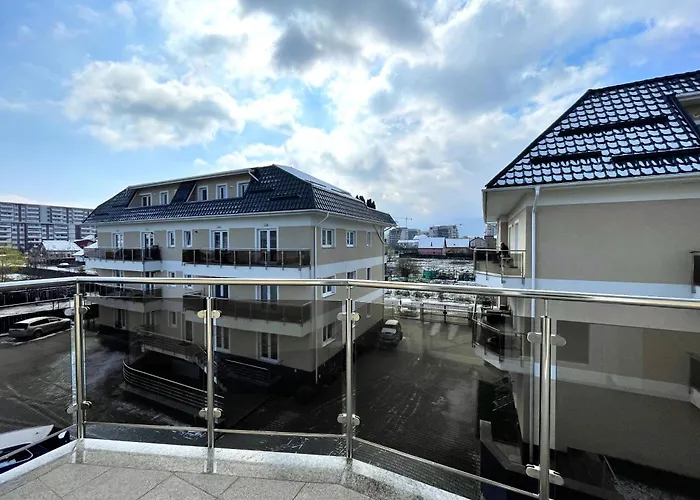 Bella Vista Studio With Balcony